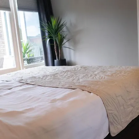 T Pronkhuis * Egmond aan Zee